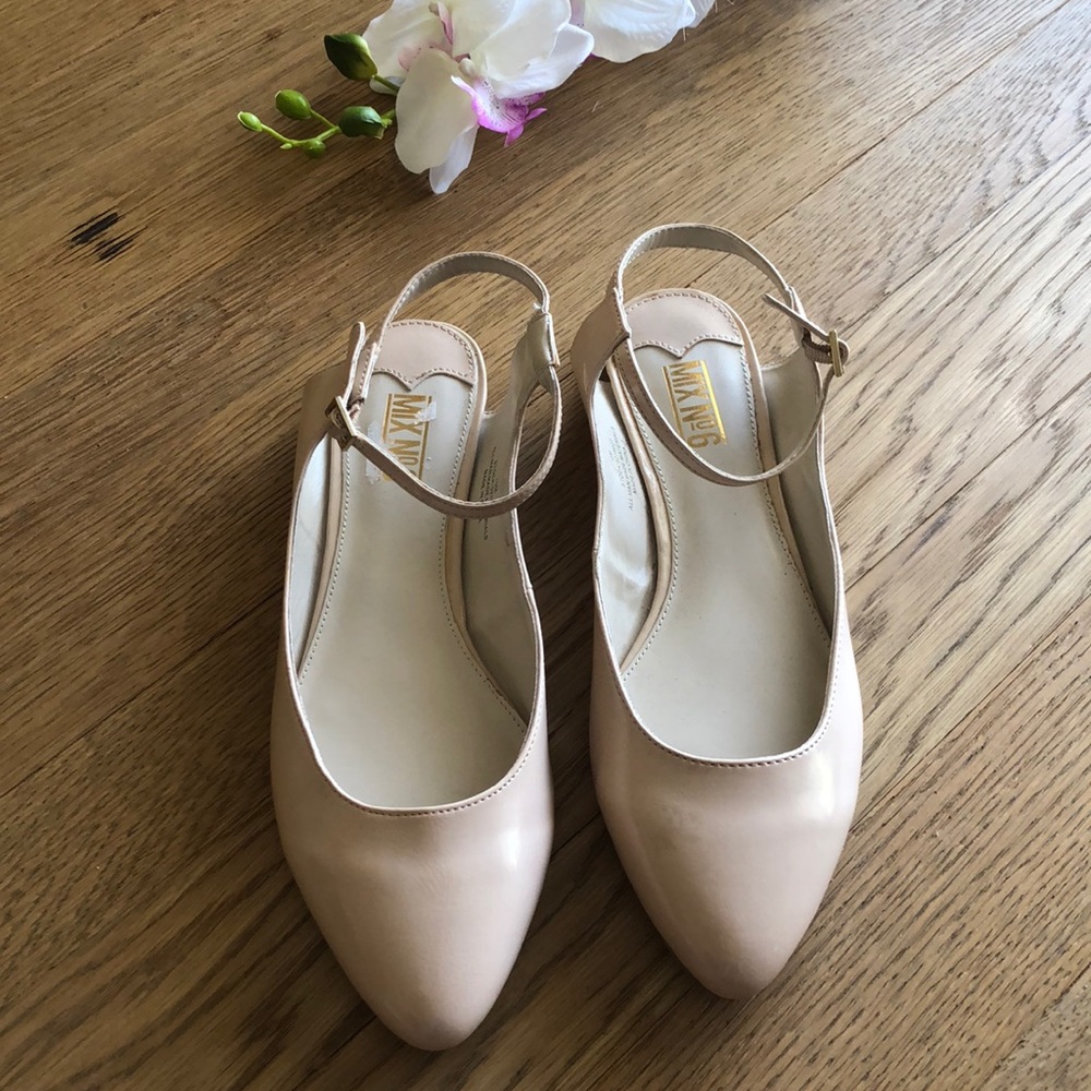 Mix No 6 Kimora Ankle Strap Flats Beige Sz 10M NEW